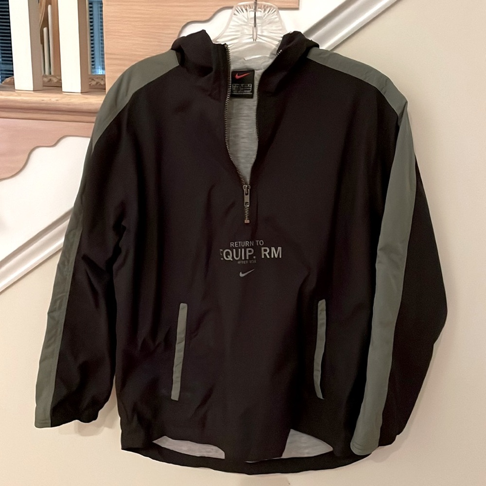 Nike 1/4 zip jacket with hood and pockets